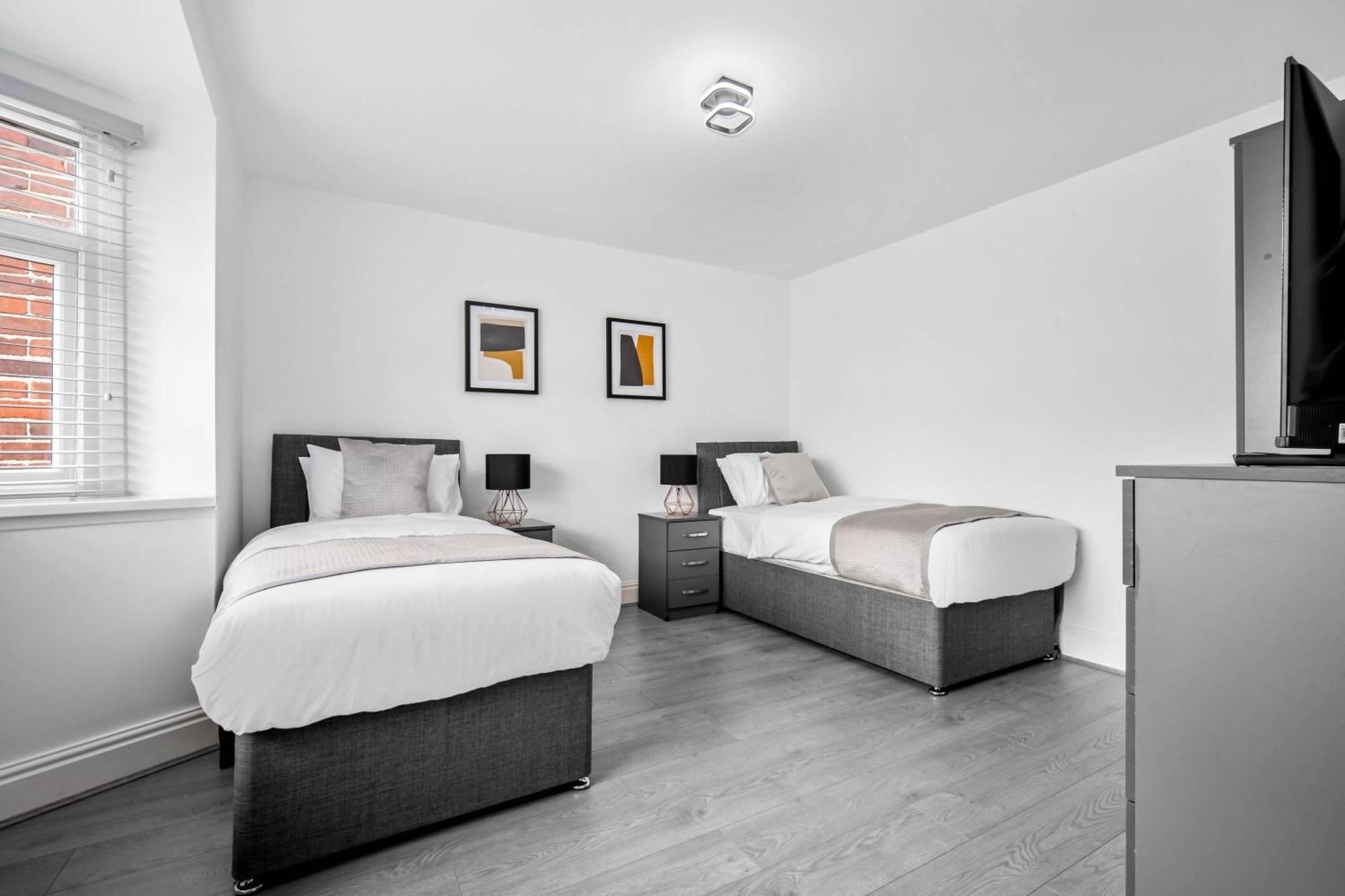 5 Bedroom House Solihull 10 Mins Drive From Bhx & Nec Private Off Road Parking 버밍엄 외부 사진