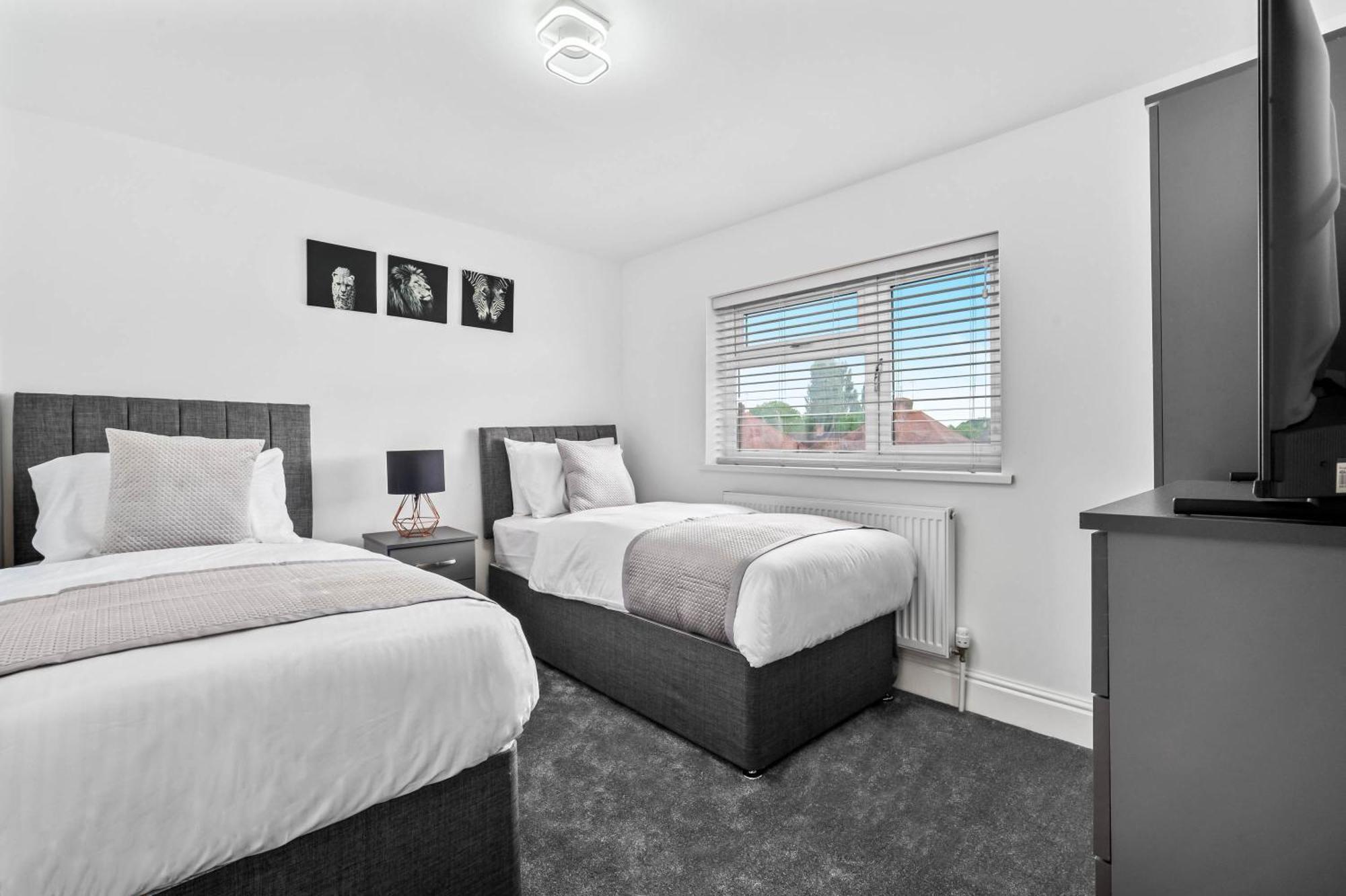 5 Bedroom House Solihull 10 Mins Drive From Bhx & Nec Private Off Road Parking 버밍엄 외부 사진
